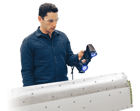 Inspecting an aerospace leading edge with the HandySCAN BLACK Elite