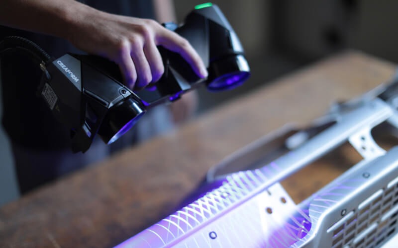 Scanning an automotive part with the HandySCAN BLACK Elite